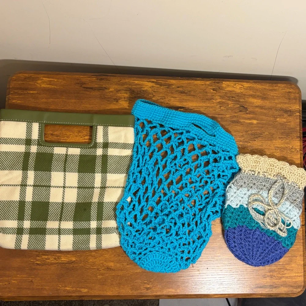 Multi-Color Women's Handbag Collection - Picture 3 of 4